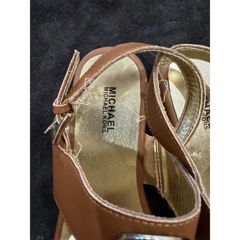Michael Kors Kids Sydney Charm Tan Gold Leather Thong Sandals MK100600C Size 3